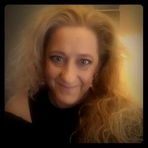 Meet your Posher, Niki